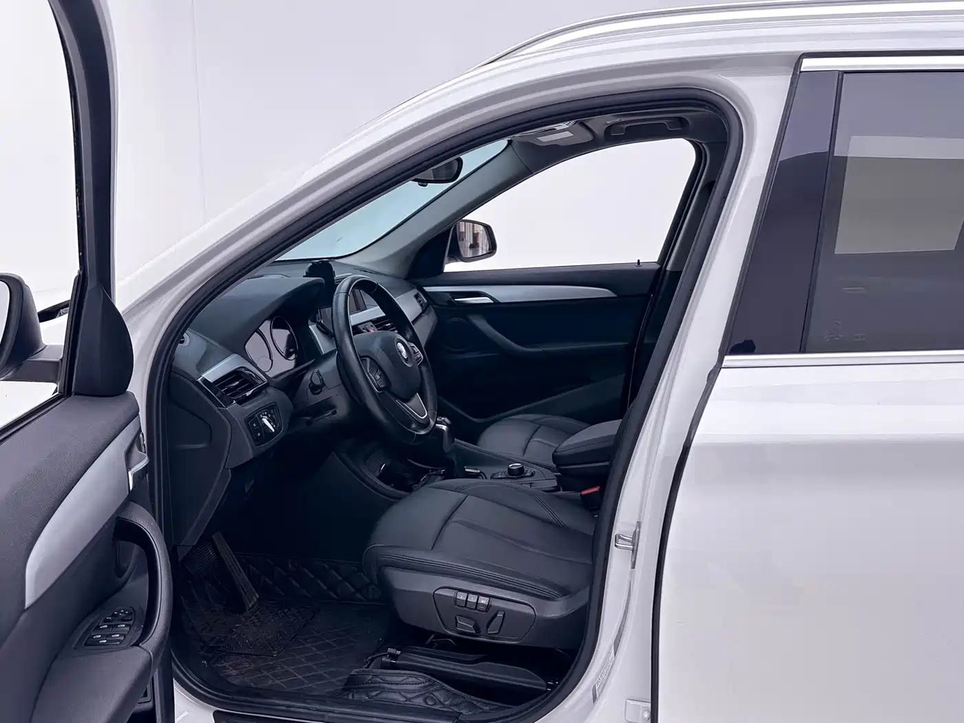 BMW X1 2019 sDrive20Li Leading Model фото 6