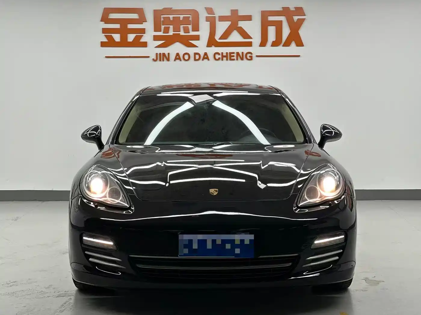 Porsche Panamera 2013 Panamera Platinum Edition 3.6L фото 2