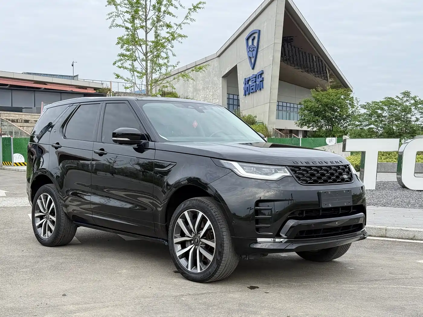 Land Rover Discovery 2021 360PS R-Dynamic SE фото 3
