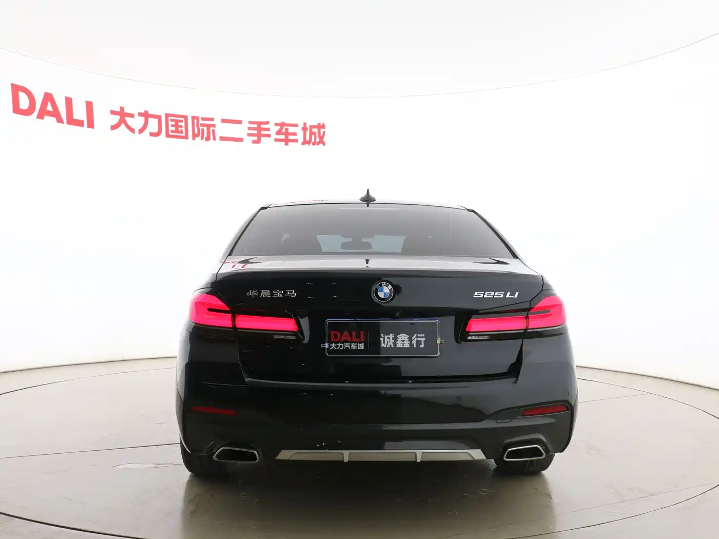 BMW 5 Series 2022 525Li M Sport Package фото 16