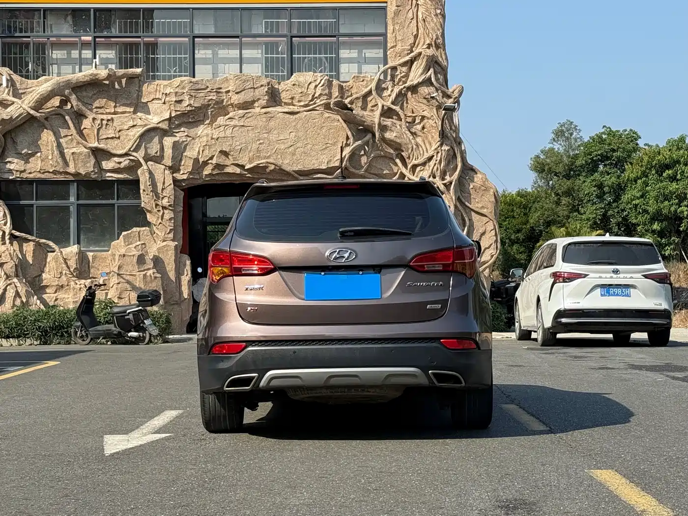 Hyundai Santa Fe 2015 2.4L Automatic 4WD Smart 5-seater фото 4