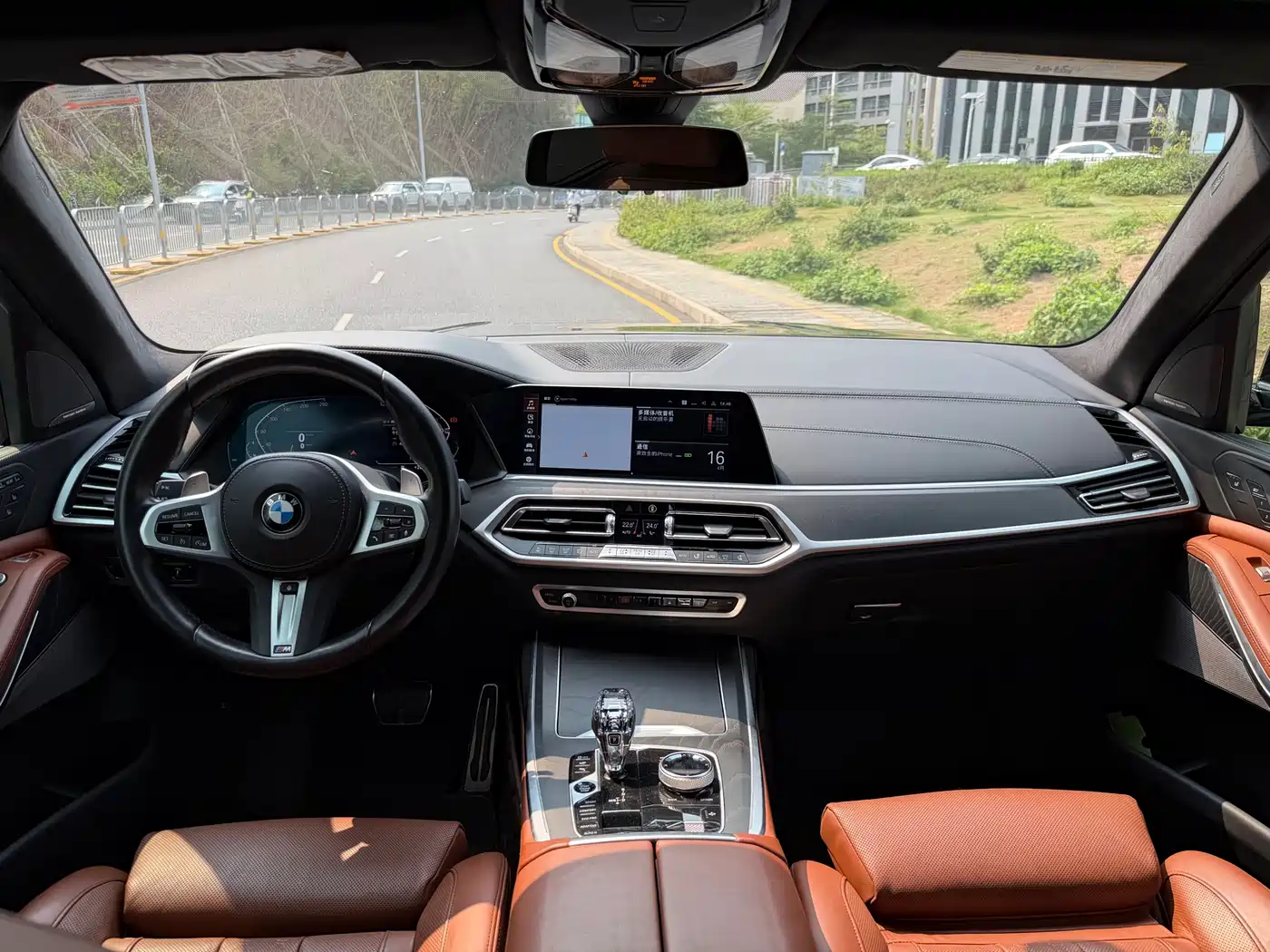 BMW X7 фото 10