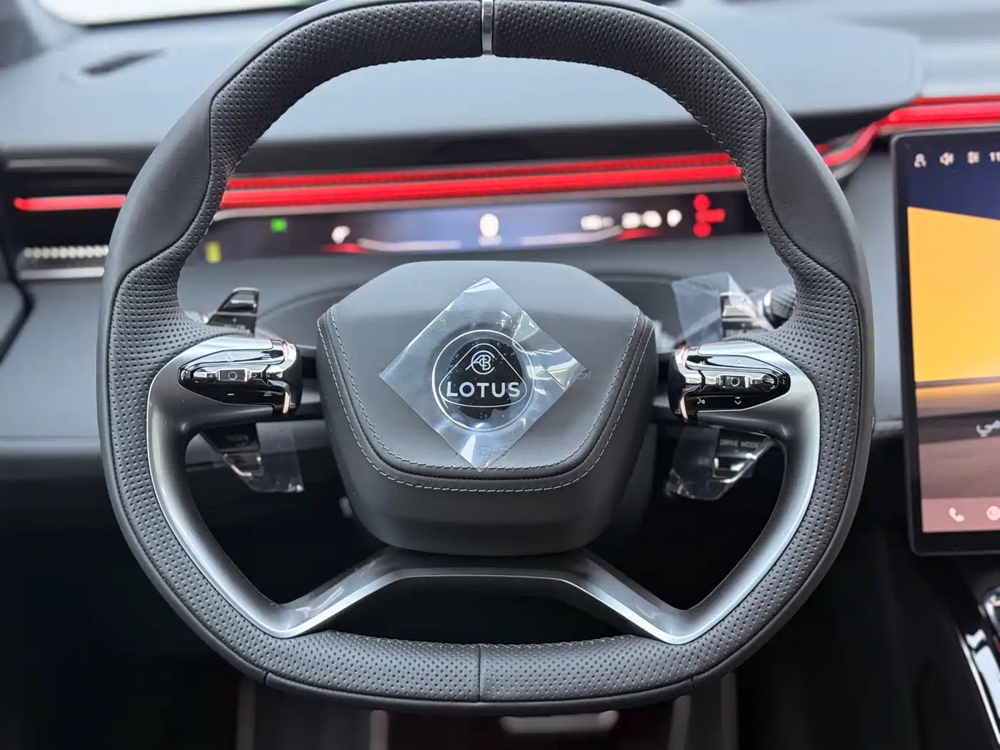 Lotus Cars ELETRE 2025 600 Touring фото 23