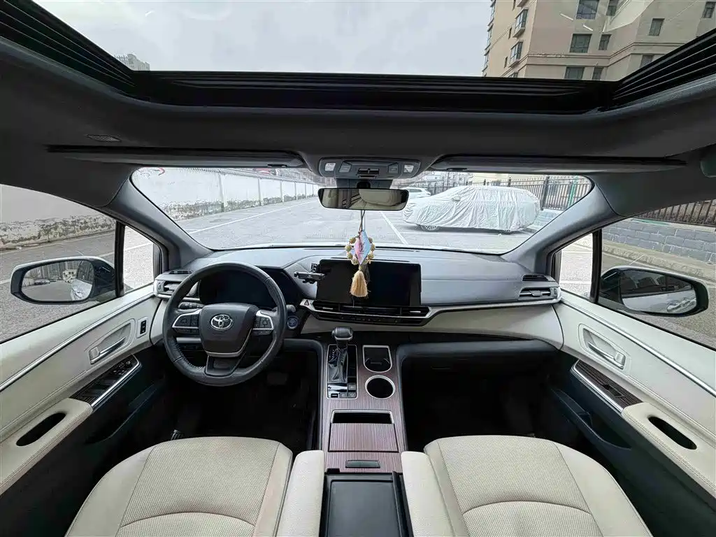 Toyota Granvia 2023 2.5L Hybrid Prestige PLUS Edition фото 12