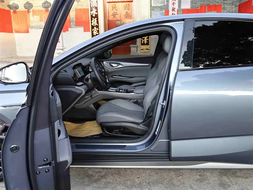 BYD Seal 2024 Glory Edition DM-i 1.5L 121km Luxury фото 16