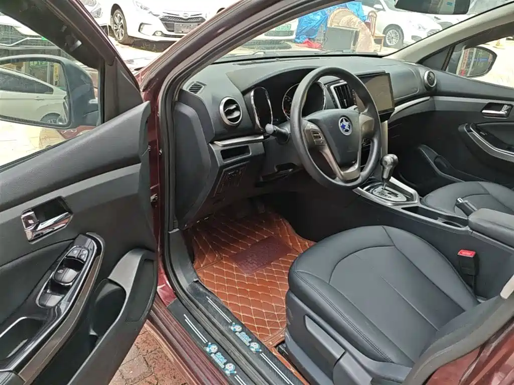 Venucia T70 2017 2016 2.0L CVT Rui Xing Edition