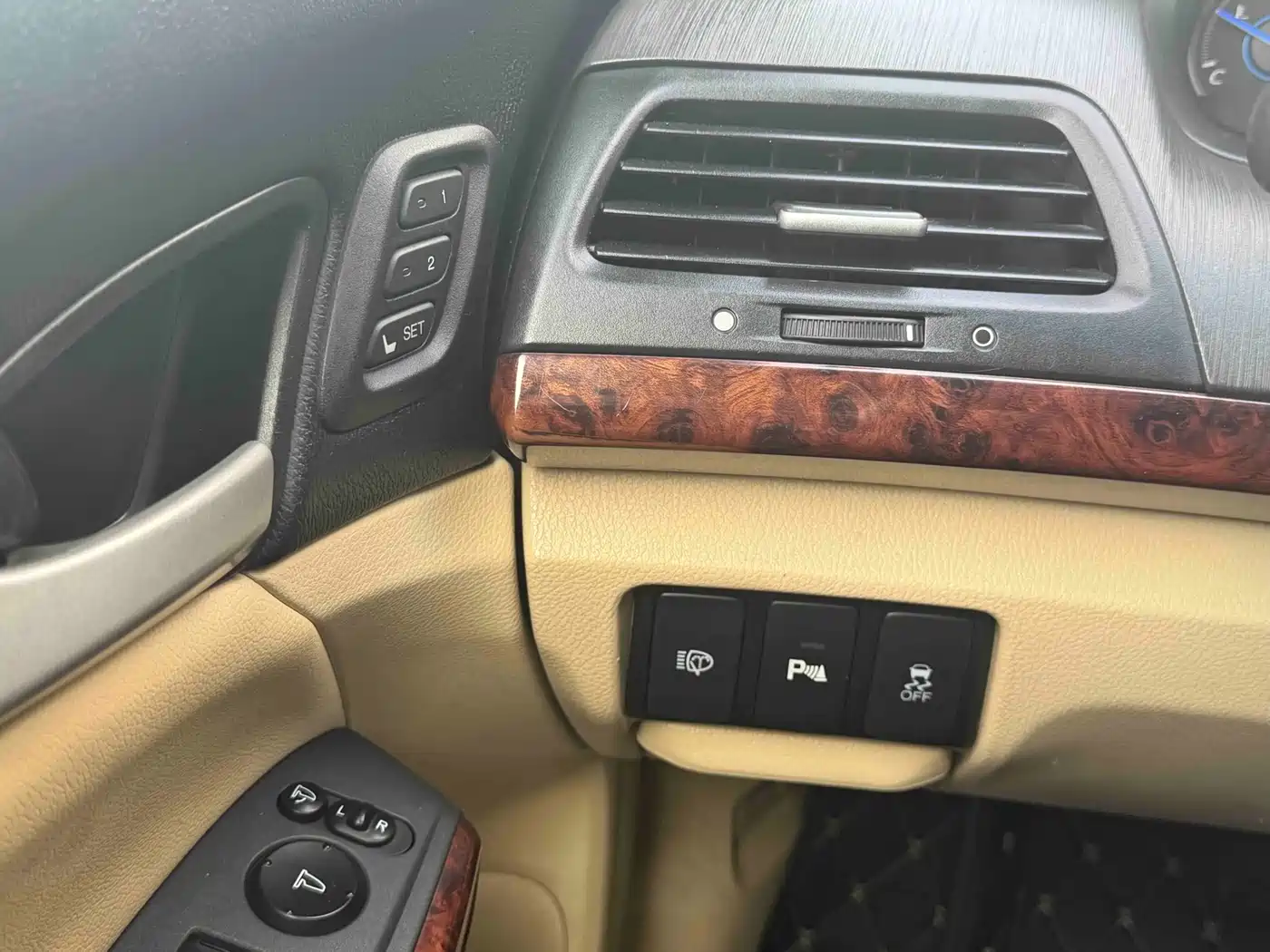 Honda Crosstour 2011 3.5L Prestige Edition фото 16
