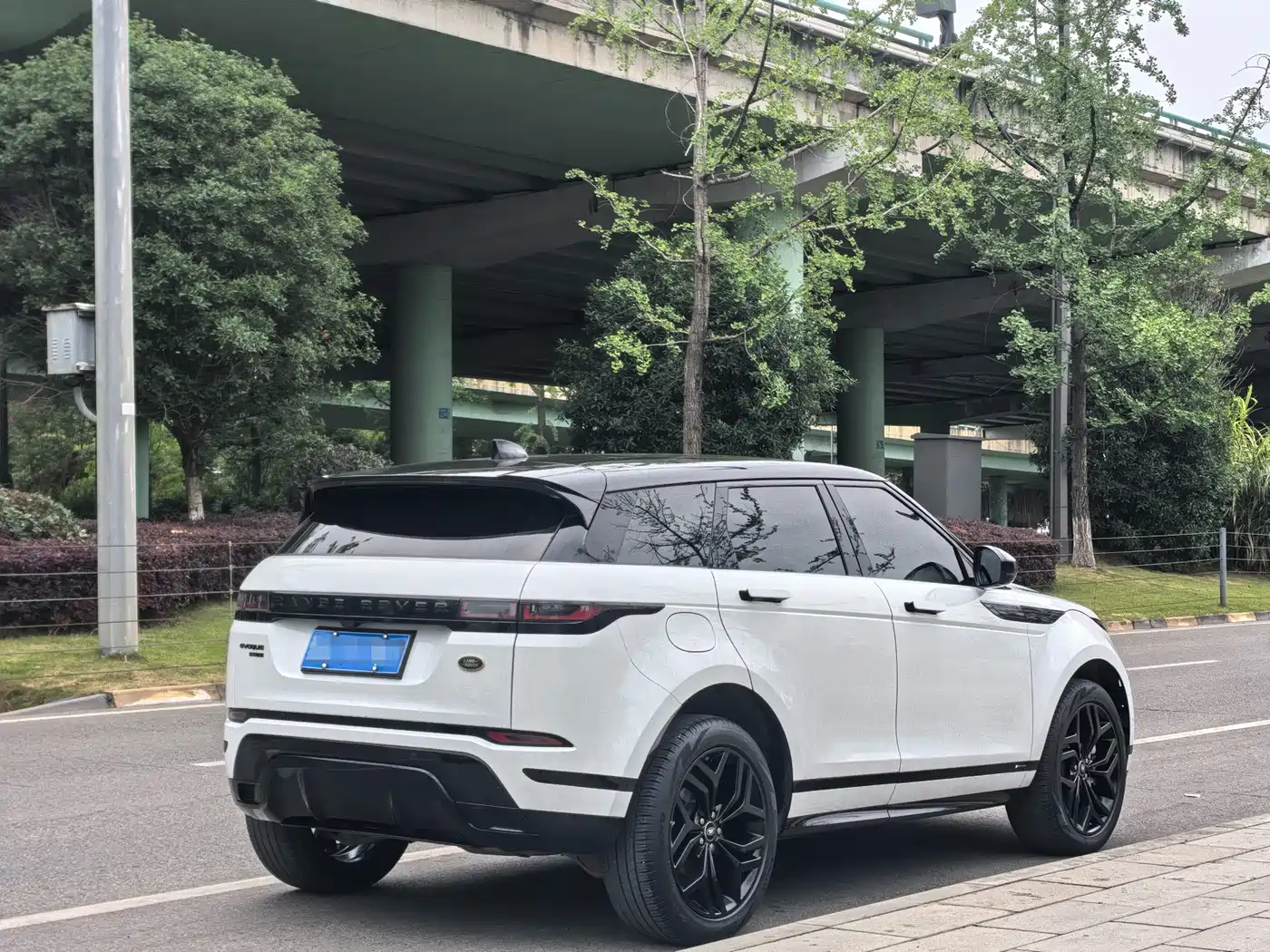 Land Rover Range Rover Evoque 2020 249PS Youth Edition фото 5
