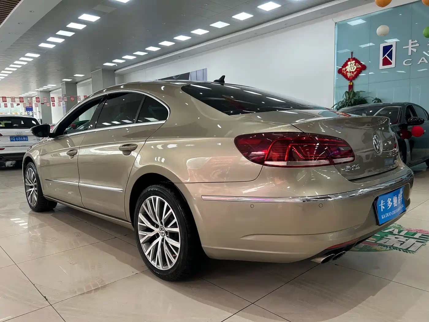 Volkswagen FAW-Volkswagen CC 2016 Model 1.8TSI Luxury фото 10