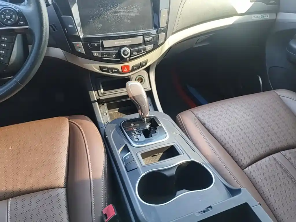 BYD S7 2016 2016 2.0T Automatic Premium Model