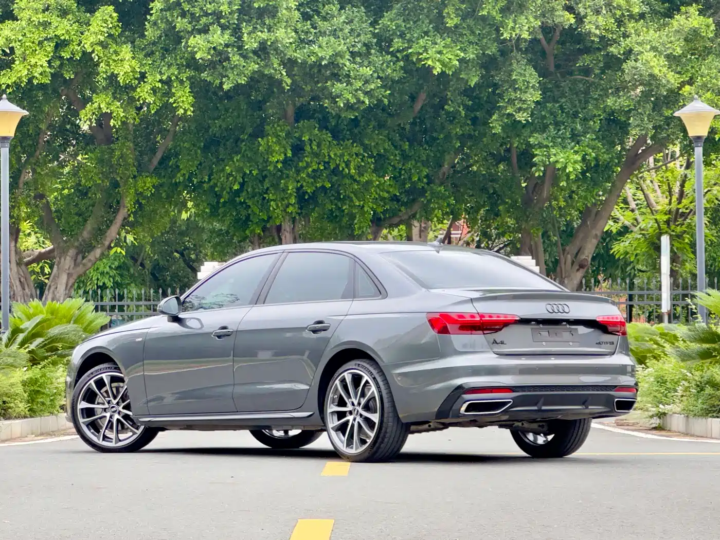 Audi A4L 2022 40 TFSI Luxury Dynamic фото 6