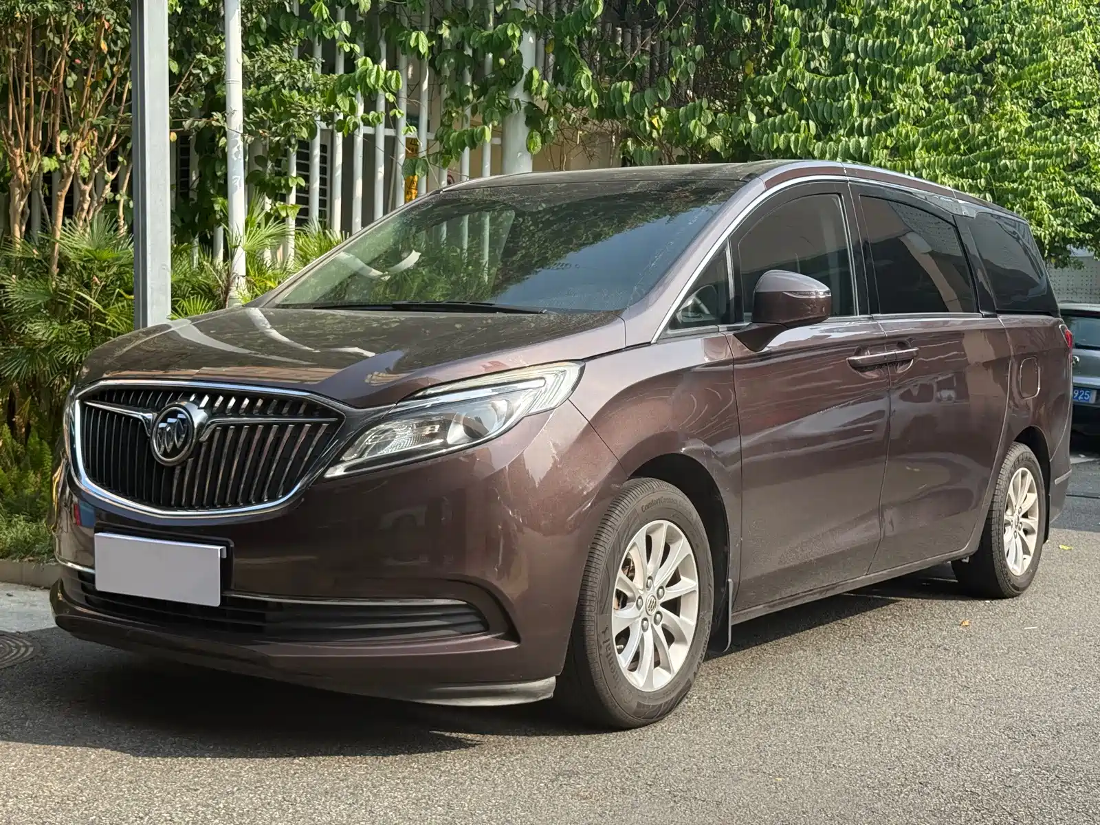 Фото 1 - Buick GL8