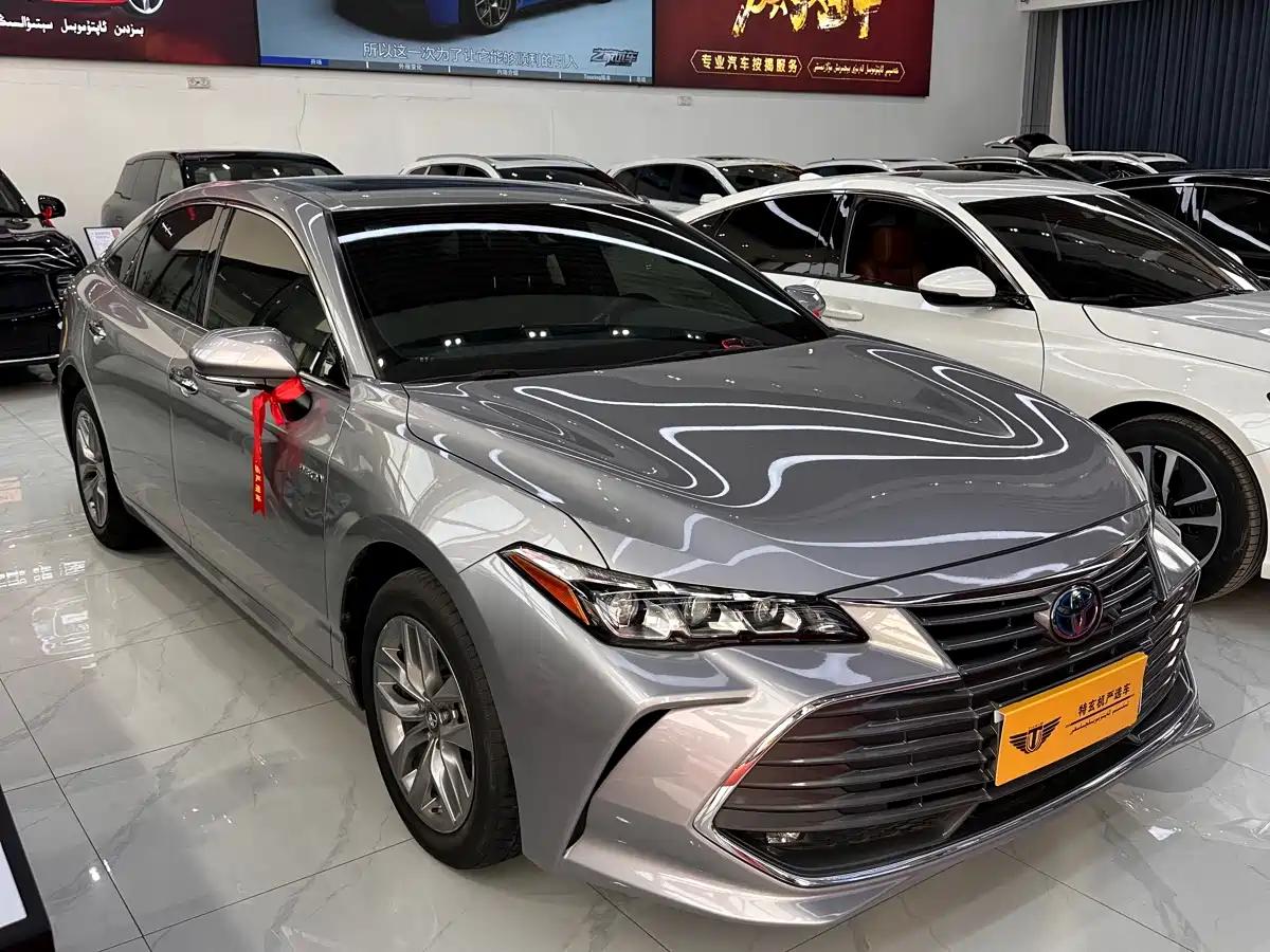 Toyota Avalon 2019 Hybrid 2.5L Luxury Edition China V фото 10