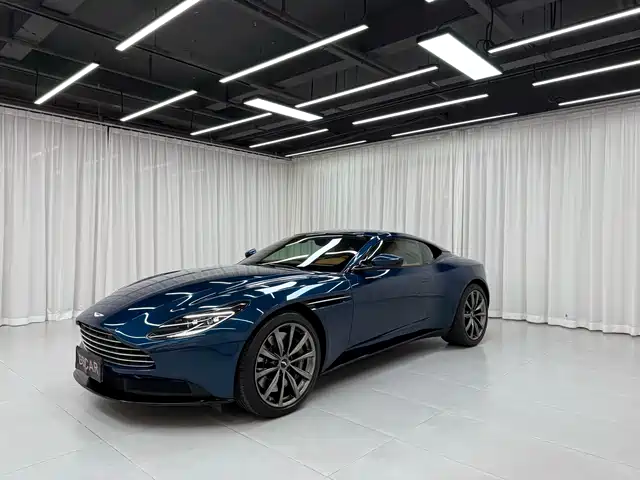 ASTON MARTIN DB11