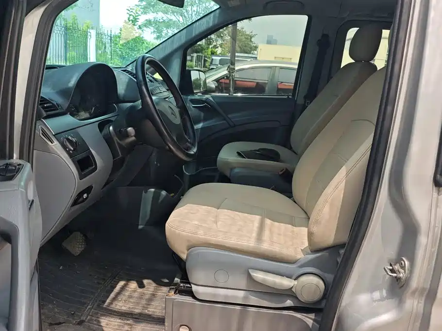 Photo 9 - Mercedes-Benz Vito