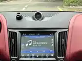 Фото 8 - Maserati Levante