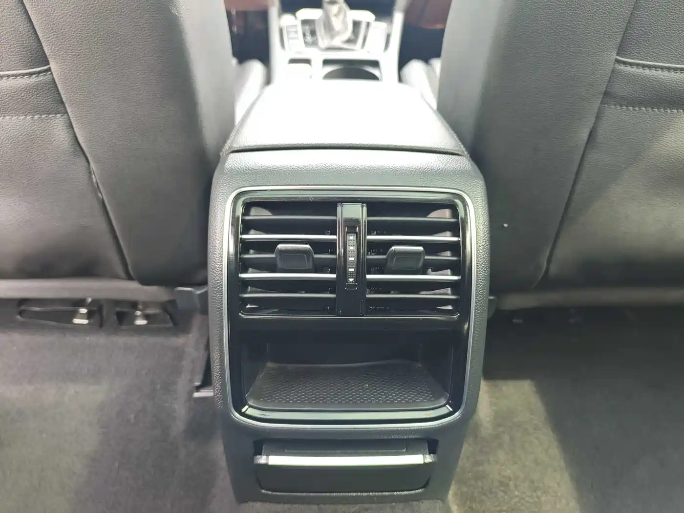 Volkswagen Magotan 2019 330TSI DSG Leading China V фото 9