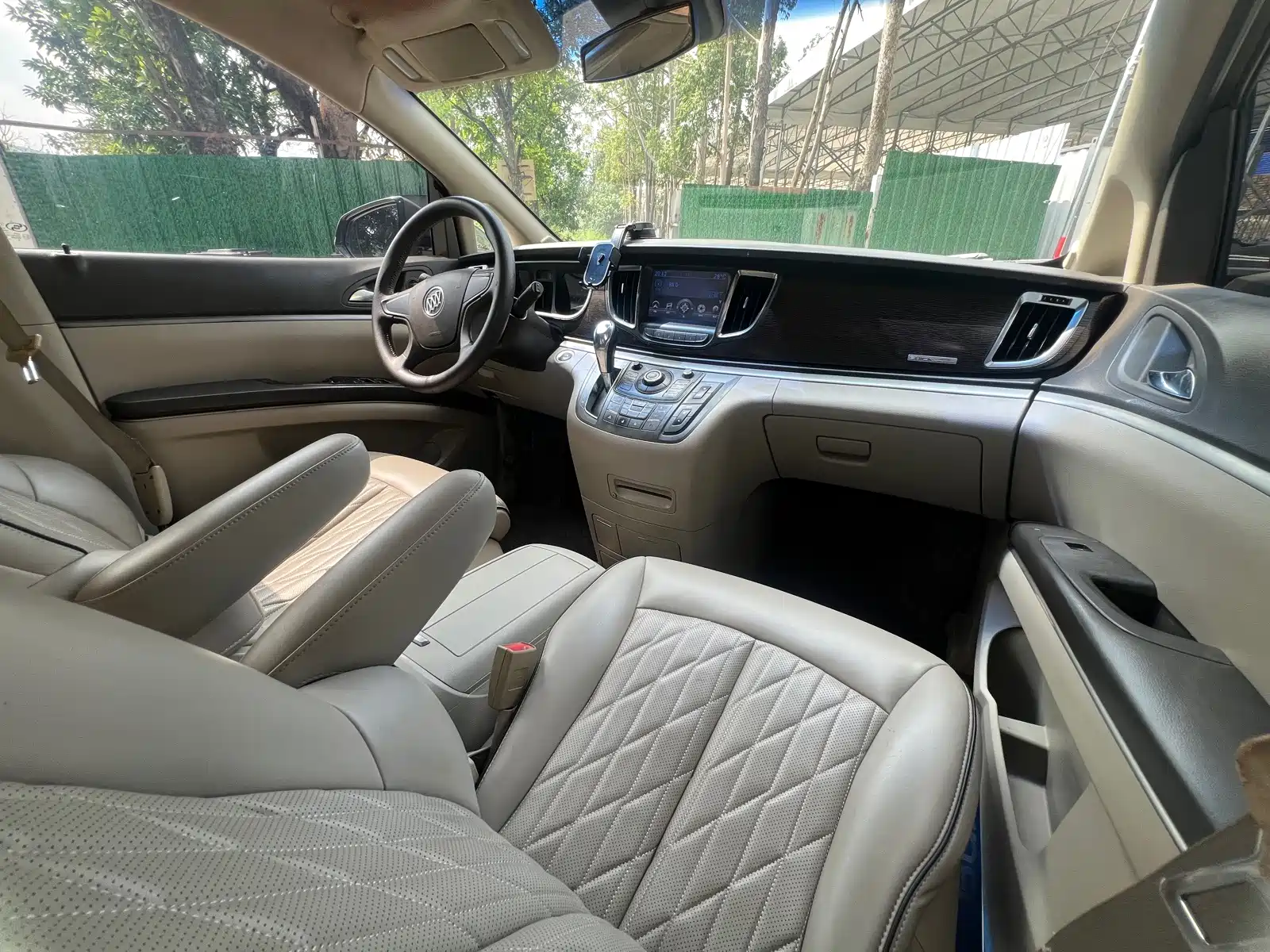 Фото 10 - Buick GL8