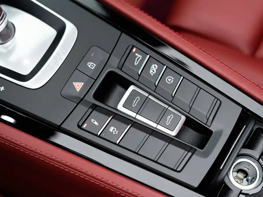 Photo 22 - Porsche 718