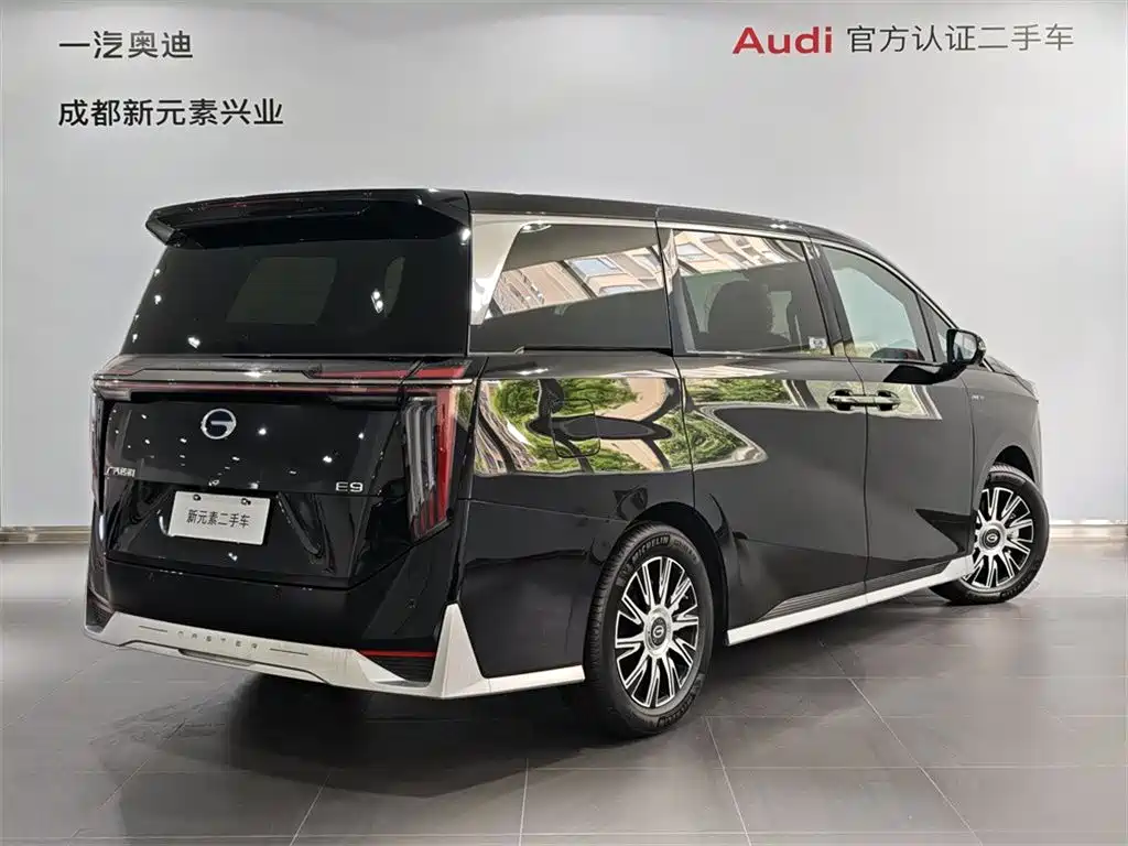 Фото 4 - GAC Trumpchi Trumpchi E9