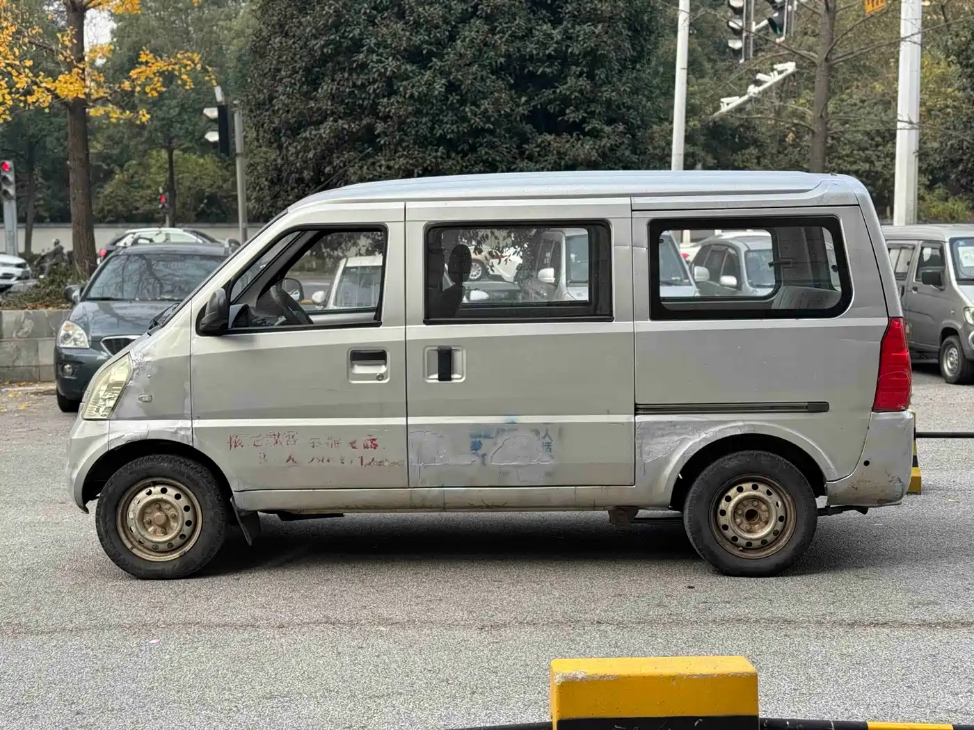 Wuling Motors Wuling Rongguang 2014 2011 1.2L Base Model