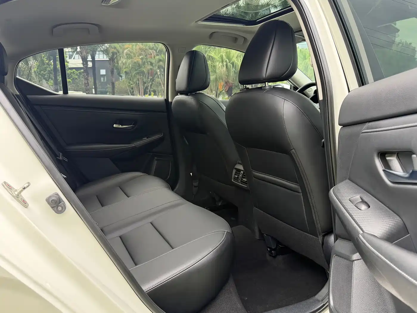 Nissan SYLPHY, миниатюра 11