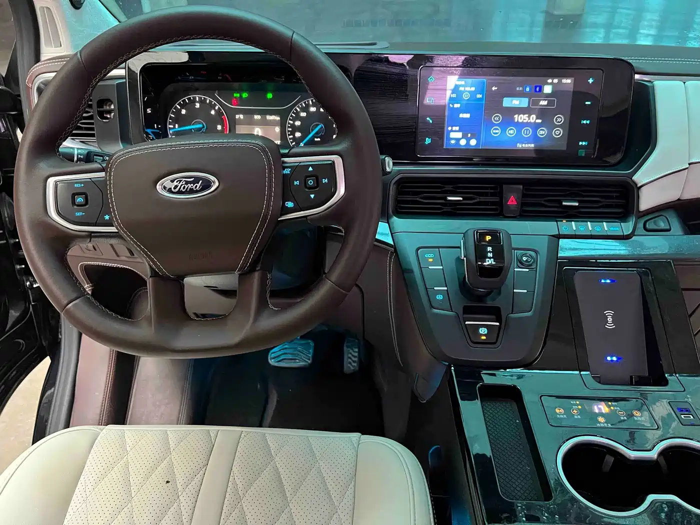 Ford Transit 2024 2023 Model 2.0T Diesel Automatic Business Travel Mid-Axis Mid-Roof 7/8/9 Seater