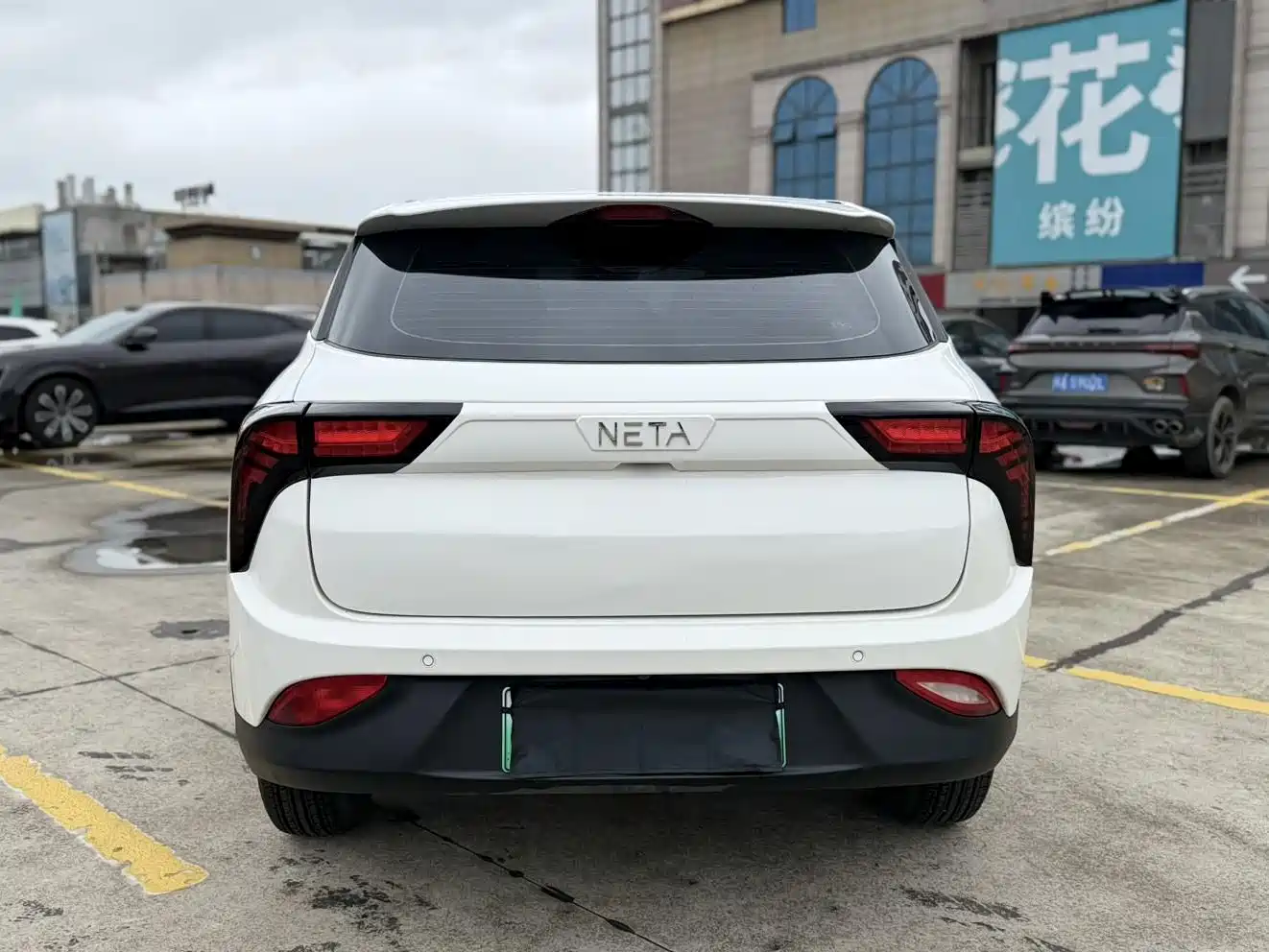 Photo 13 - Nezha Auto Nezha V