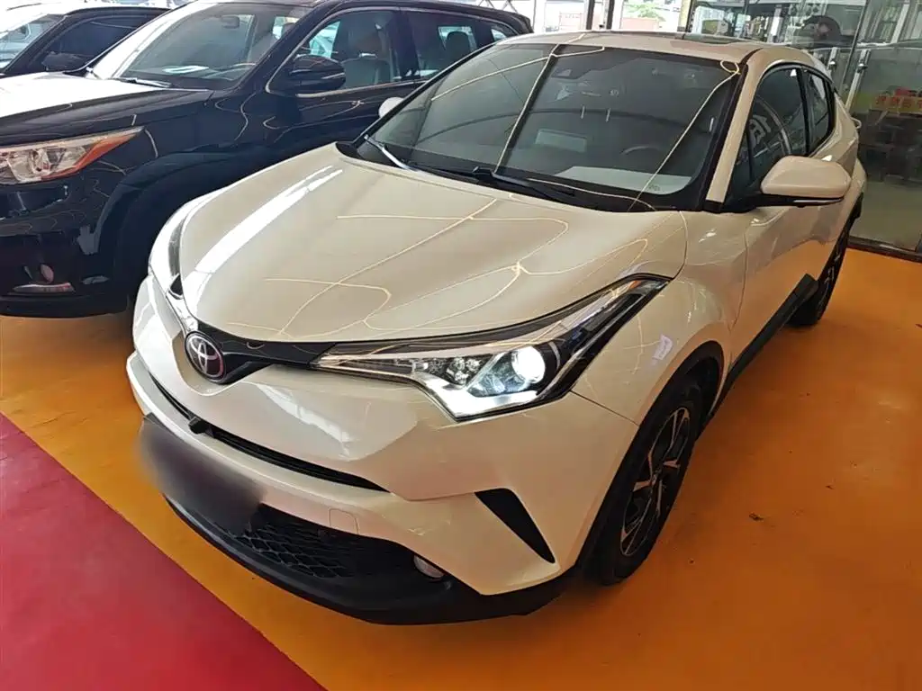 Toyota C-HR 2020 Model 2.0L Leading