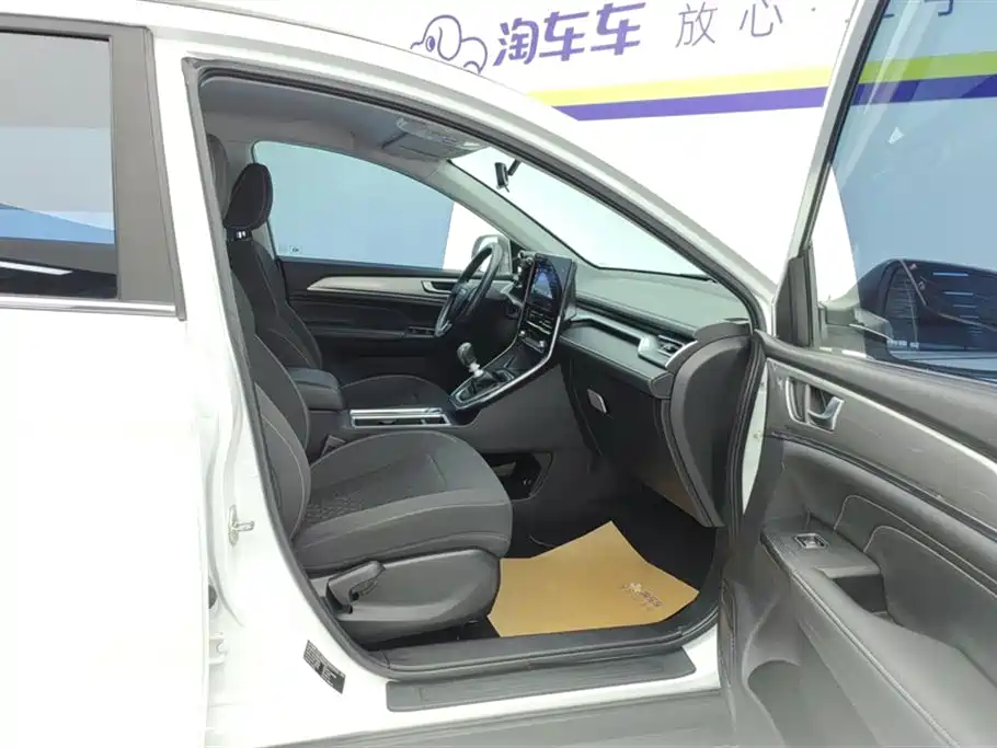 Haval M6 2021 PLUS 1.5T Manual Elite Smart Connect фото 8