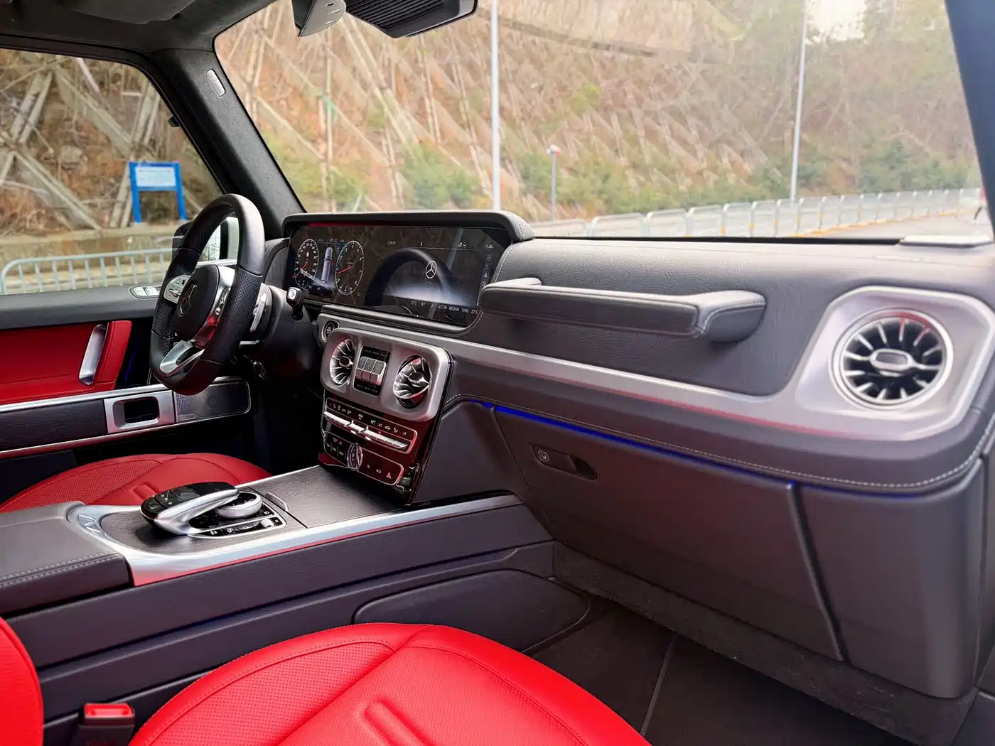 Mercedes-Benz G-Class 2024 G 500 фото 16