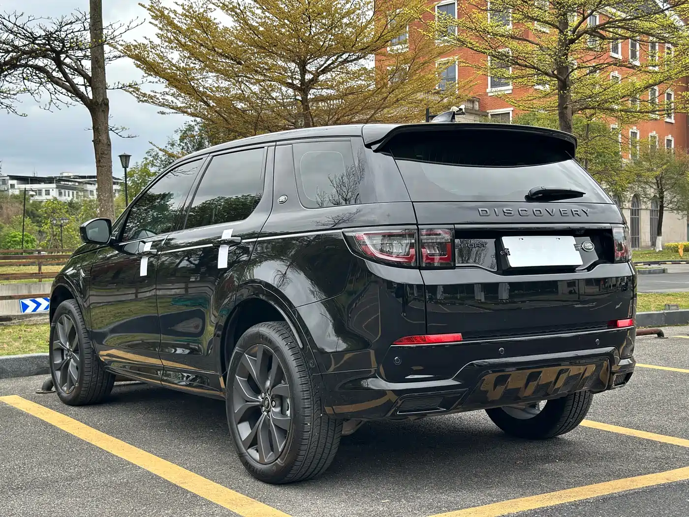 LAND ROVER DISCOVER SPORTS