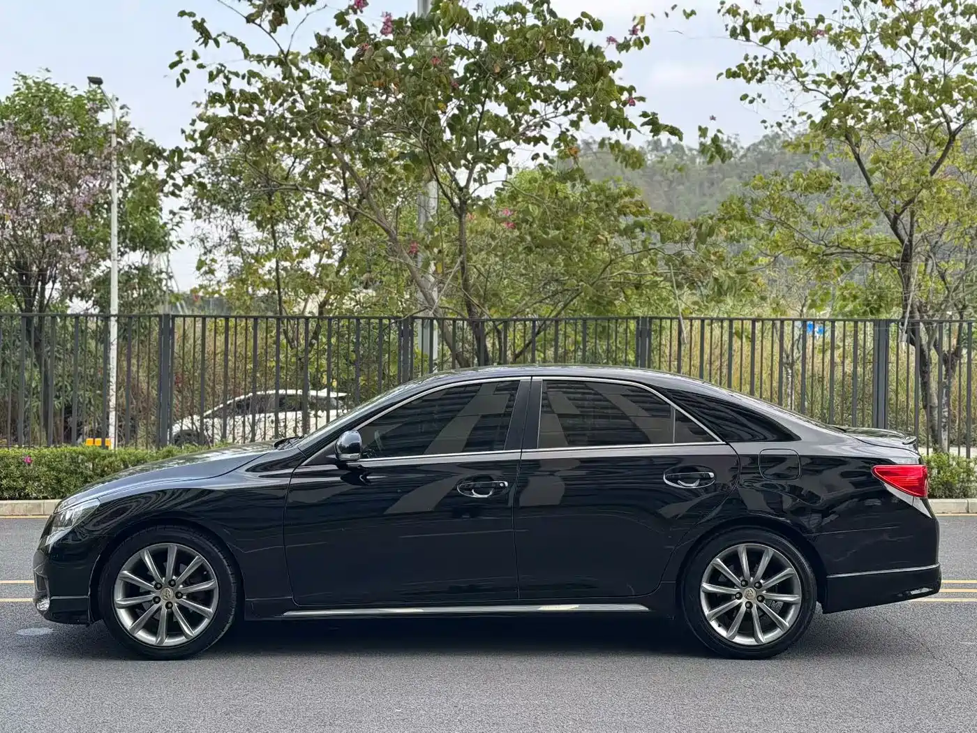 Toyota Reiz 2010 2.5V Style Elite Edition фото 7