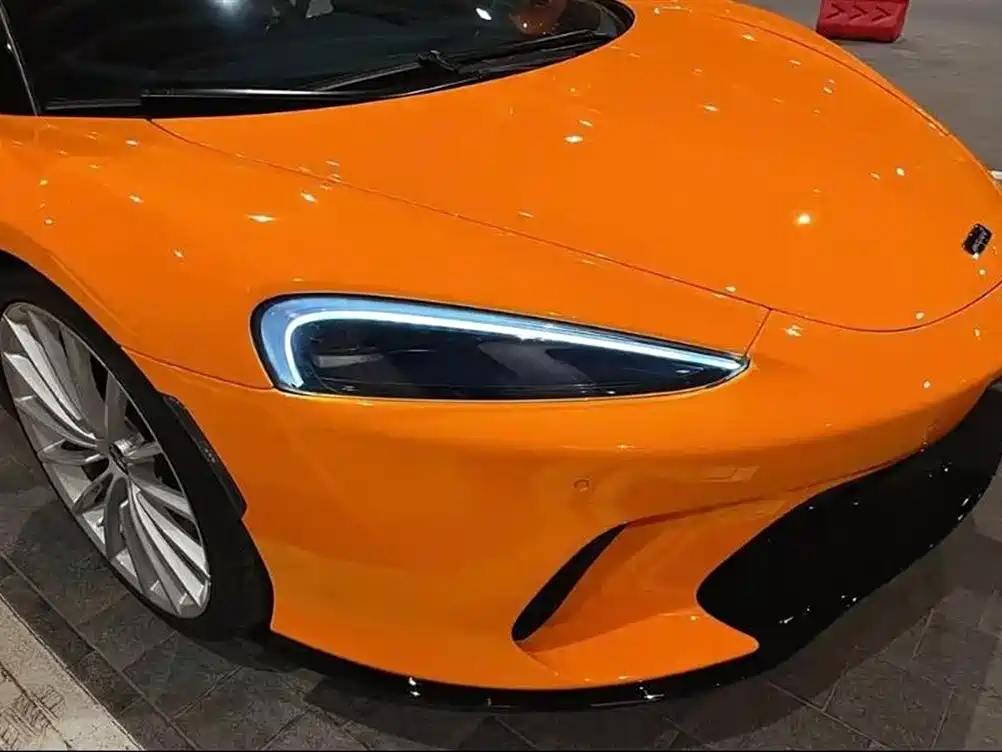 MCLAREN GT