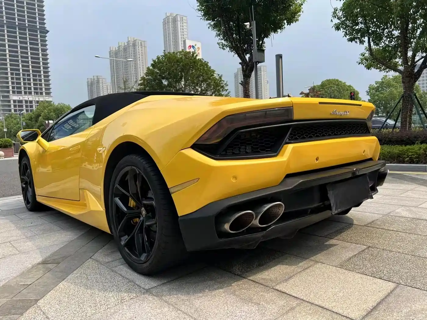 Lamborghini Huracán 2017 Huracán RWD Spyder фото 2