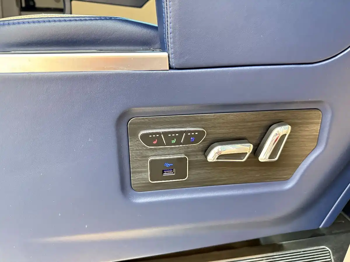 Buick GL8 2020 Model ES Landglory 653T Comfort фото 16
