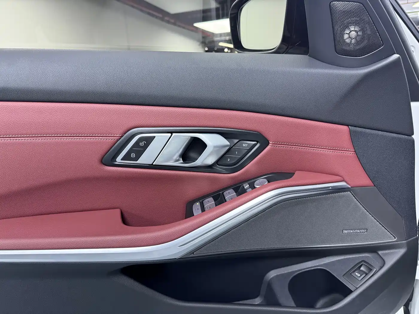 BMW 3 Series 2024 325Li M Sport Shadowline Package фото 6