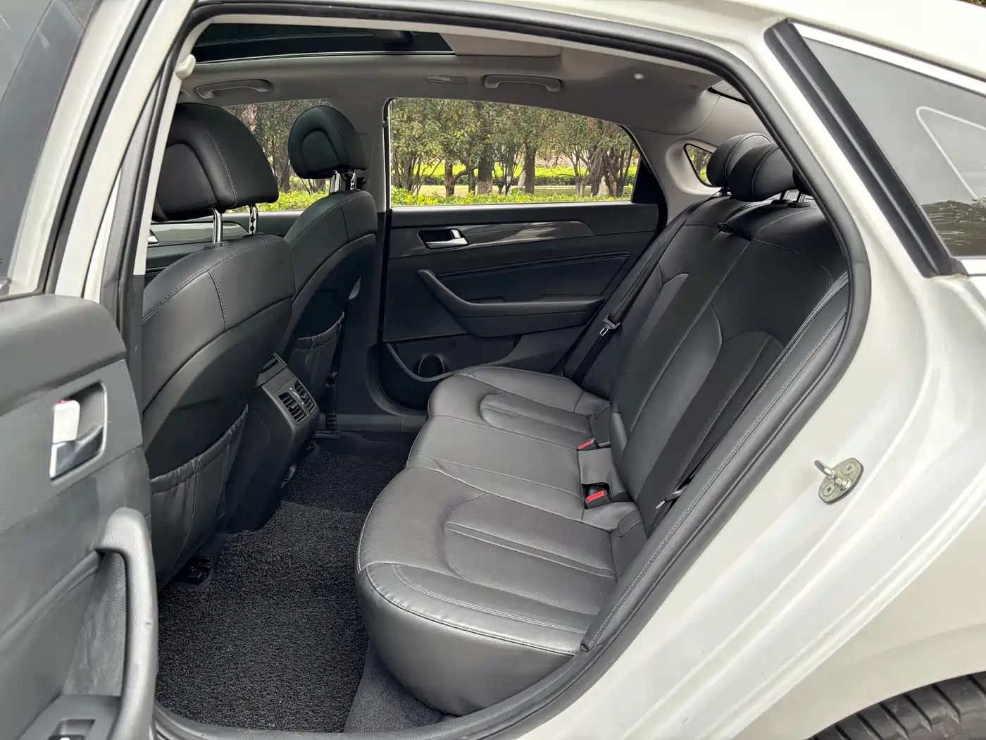Hyundai Sonata 2017 2.4L DLX Premium Edition фото 9