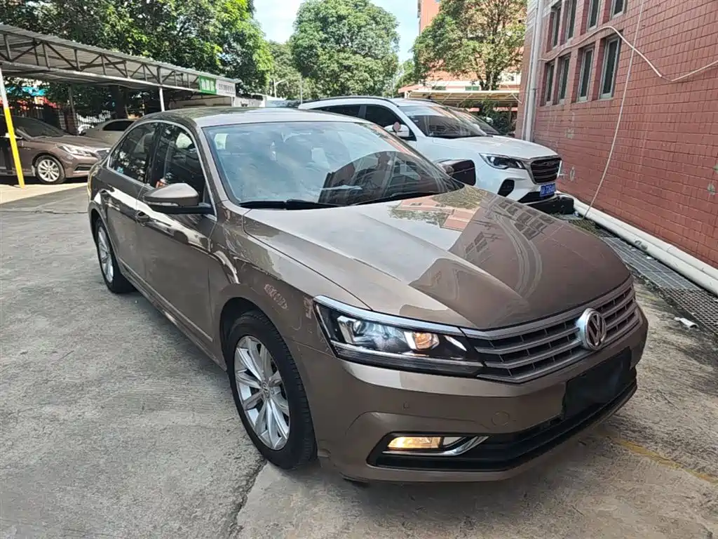 Volkswagen Passat 2017 330TSI DSG Prestige фото 4