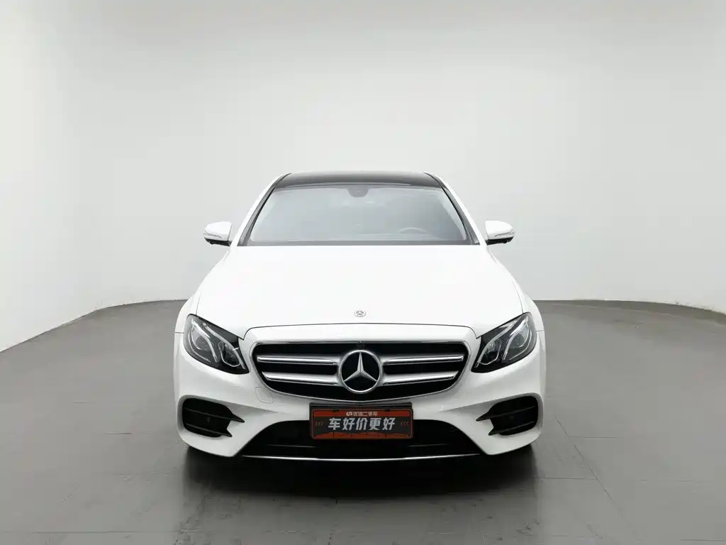 Фото 3 - Mercedes-Benz E-Class