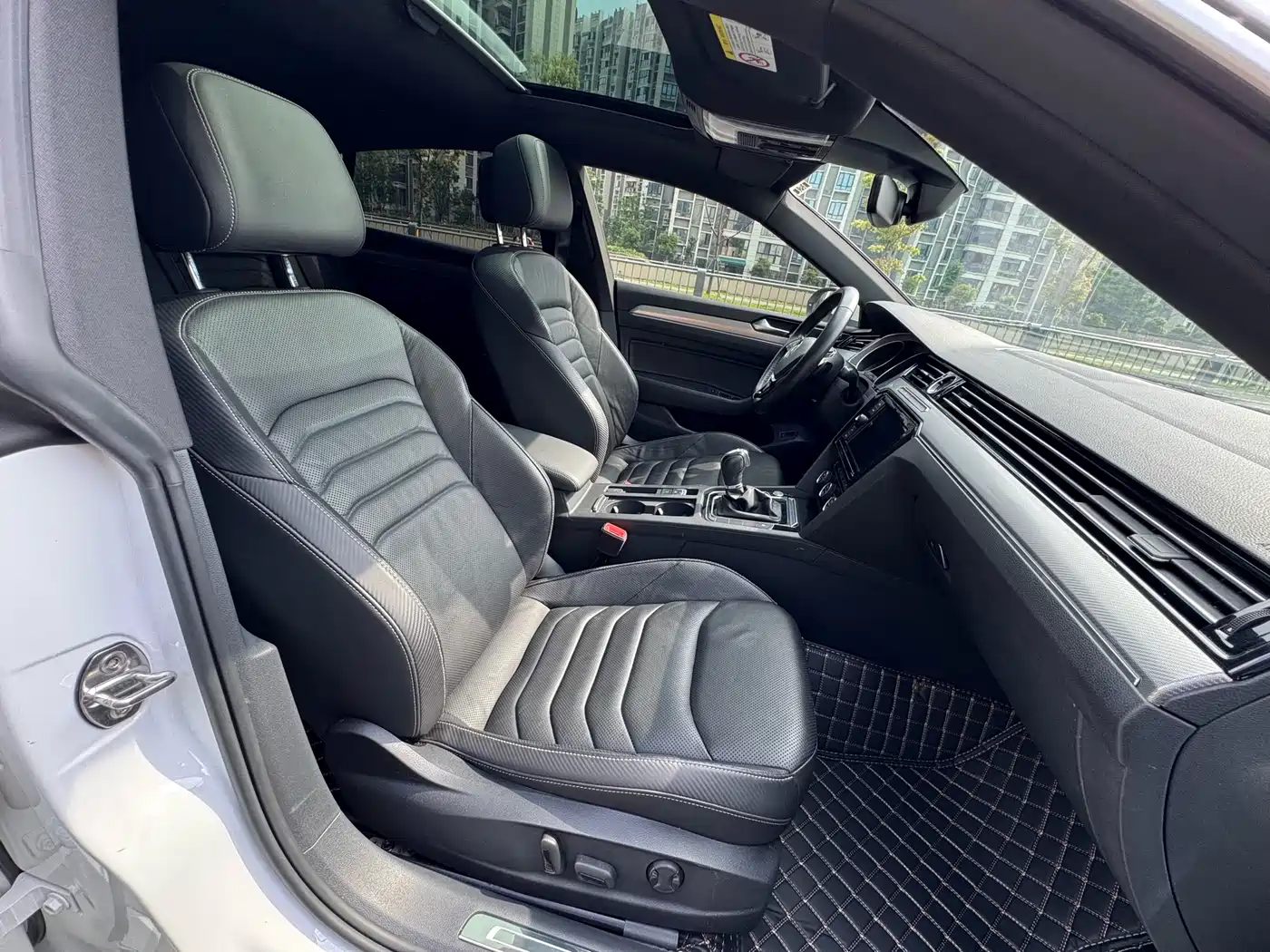 Volkswagen FAW-Volkswagen CC 2019 330TSI Charm Edition China VI фото 8