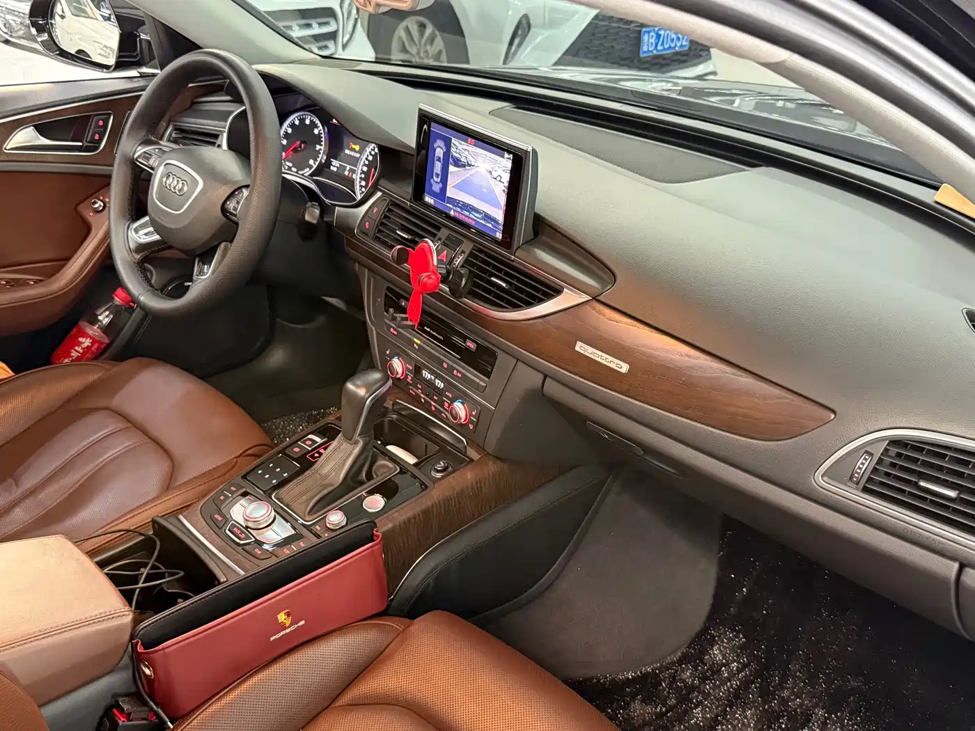 Фото 12 - Audi A6L