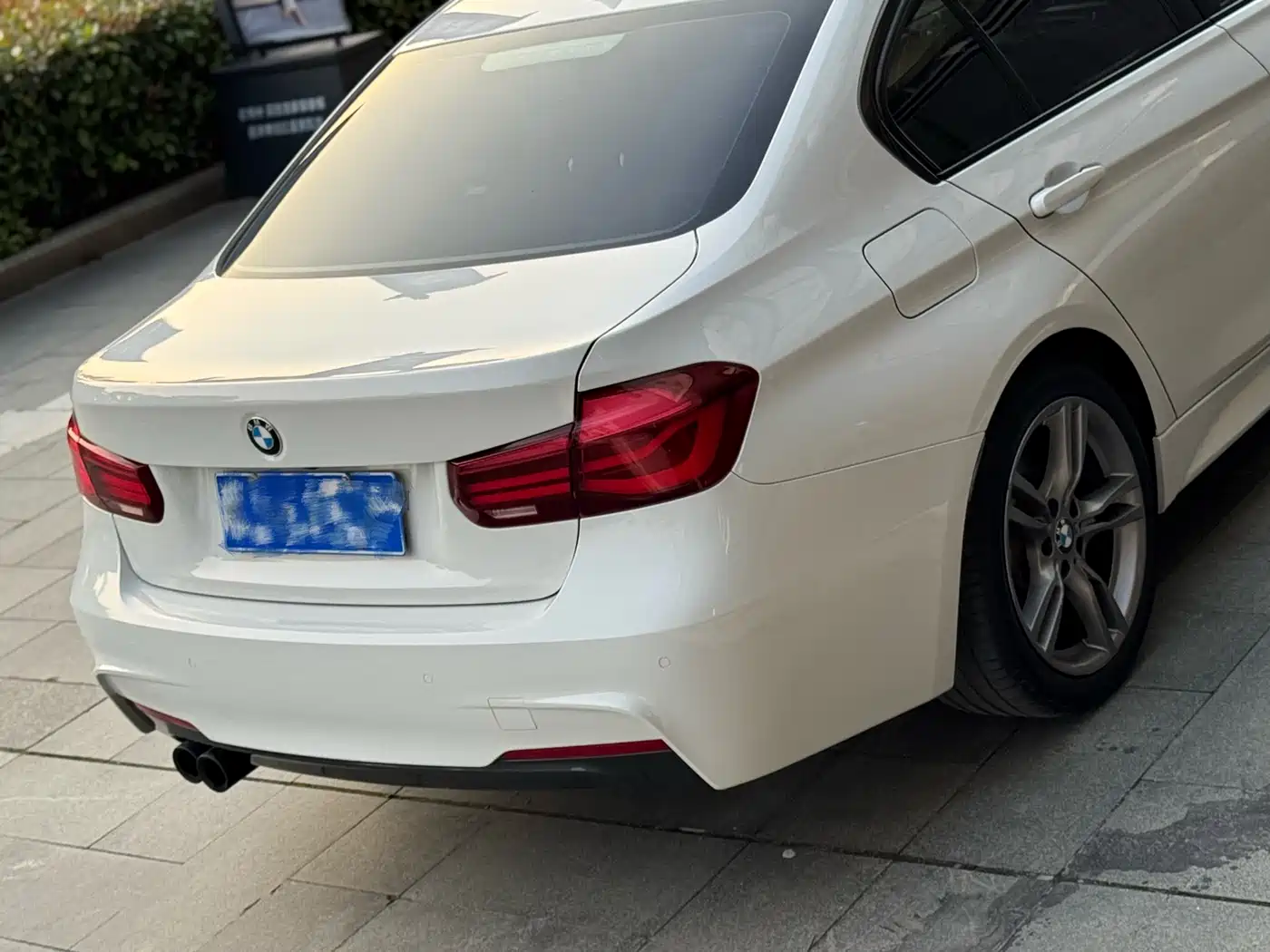BMW 3 Series 2018 320i M Sport Black Night Edition фото 5