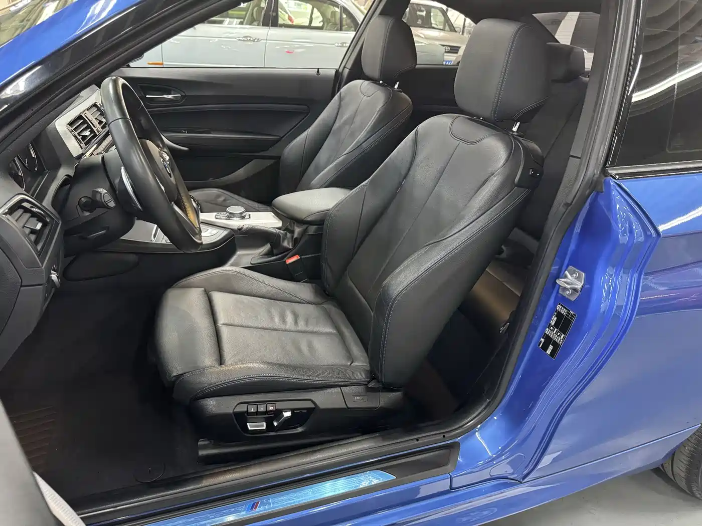 BMW 2 Series (Import) 2019 225i Exclusive M Sport Package фото 6