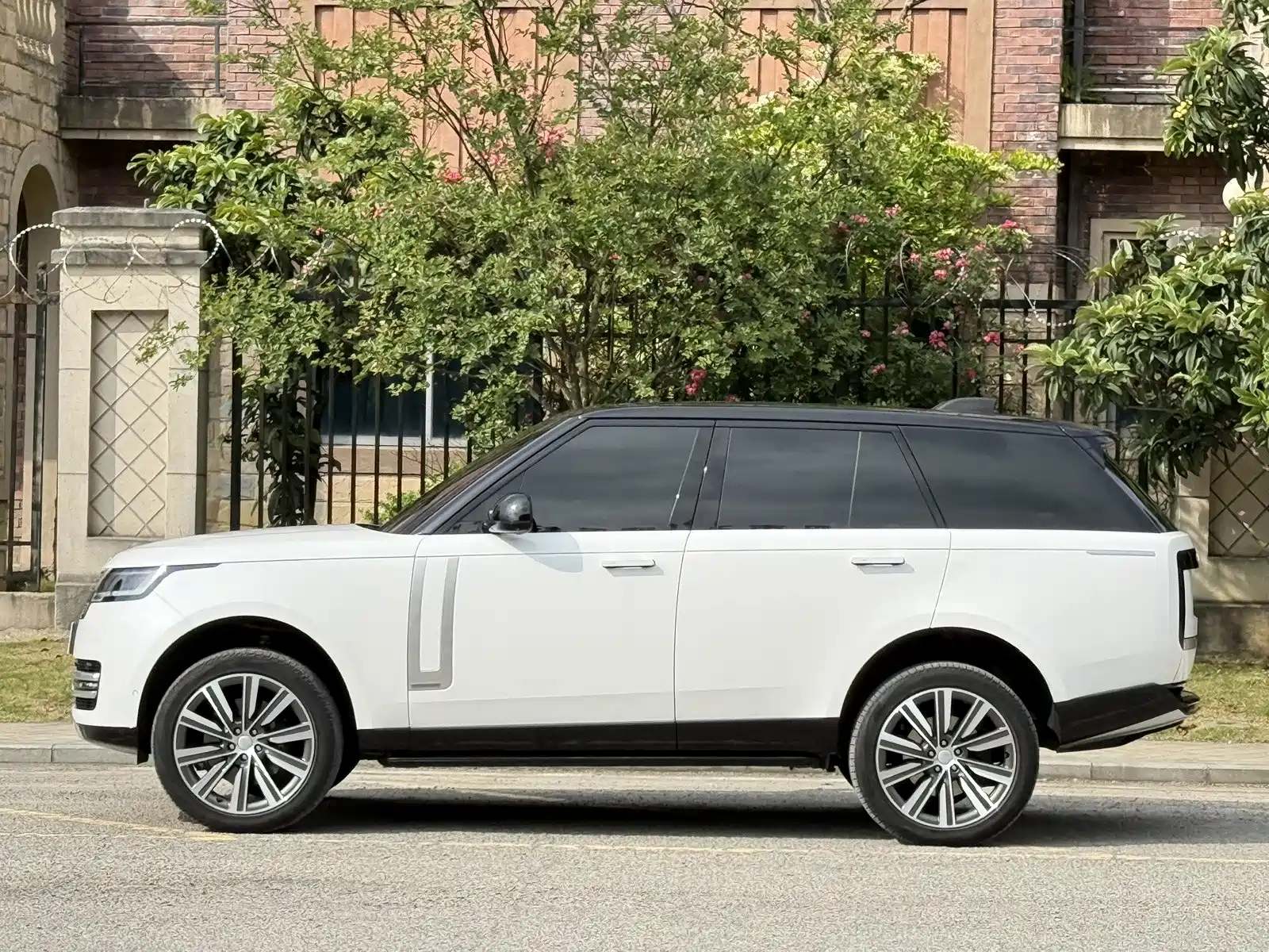 Фото 3 - Land Rover Range Rover