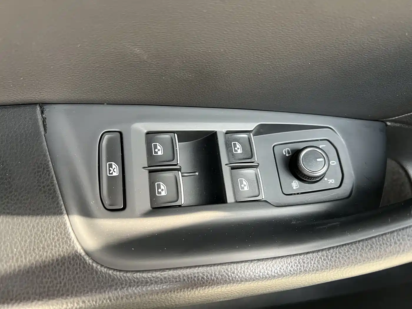 Volkswagen Magotan 2019 330TSI DSG Luxury Class China VI фото 14
