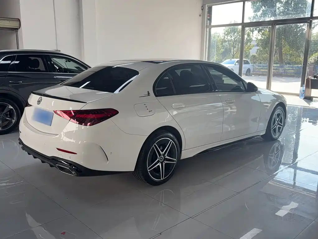 Фото 9 - Mercedes-Benz C-Class