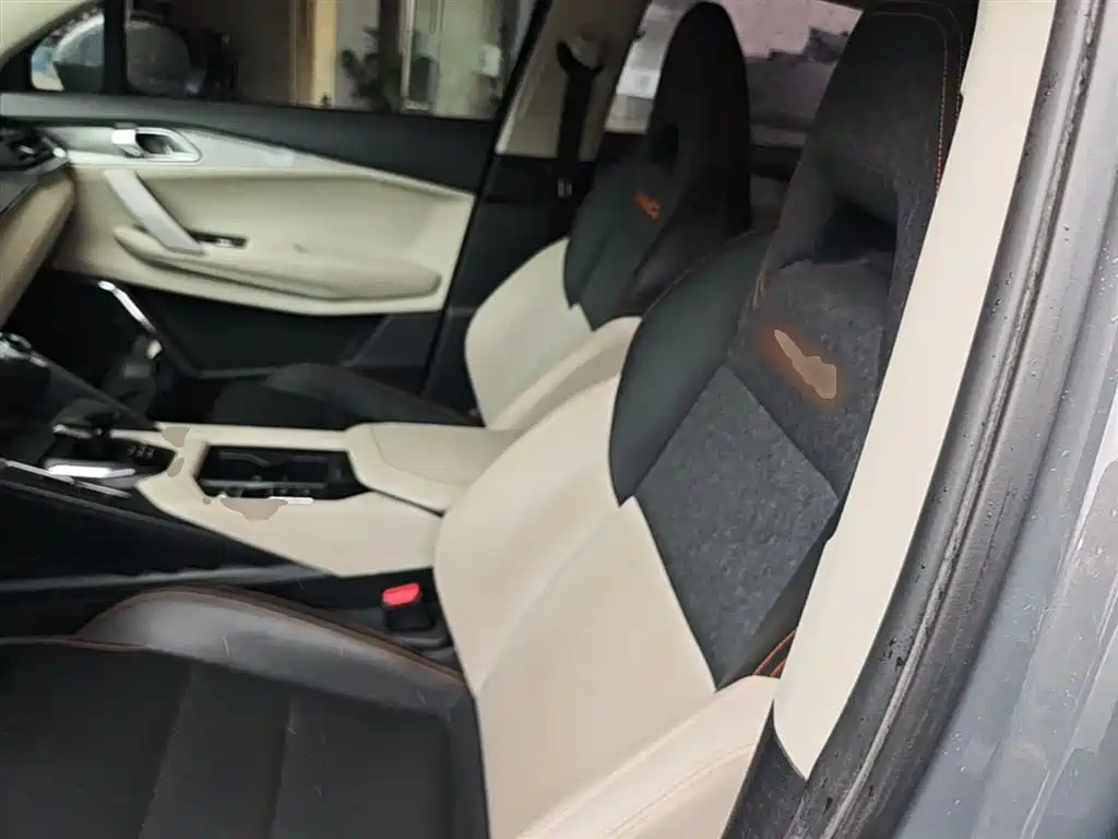 Lynk & Co 06 EM-P 2020 PHEV Plus фото 15