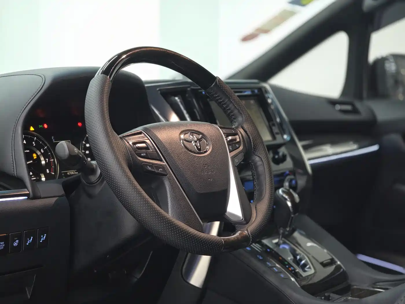 Toyota Alphard 2018 Facelift 3.5L Premium Edition фото 7