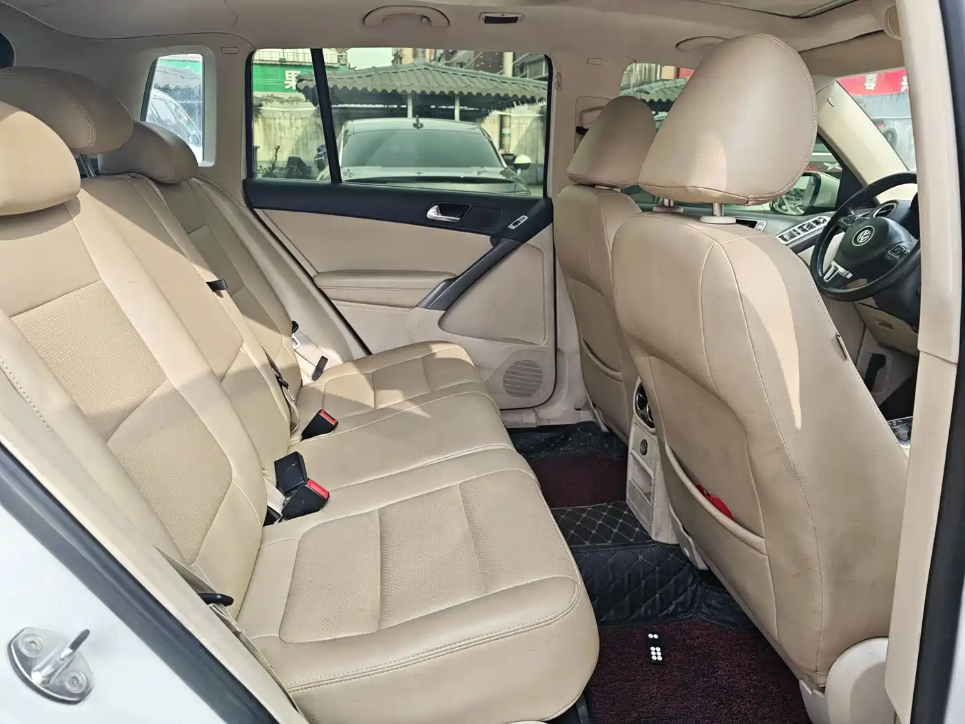 Volkswagen Tiguan 2010 1.8TSI Automatic 4WD Elite фото 3